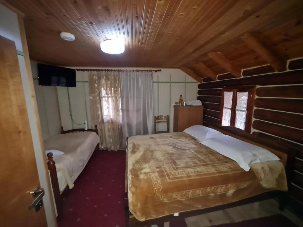 Sofra Kolonjare Agroturizem Hotel Erseke Buitenkant foto
