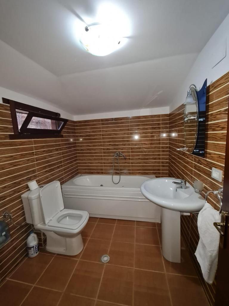 Sofra Kolonjare Agroturizem Hotel Erseke Buitenkant foto