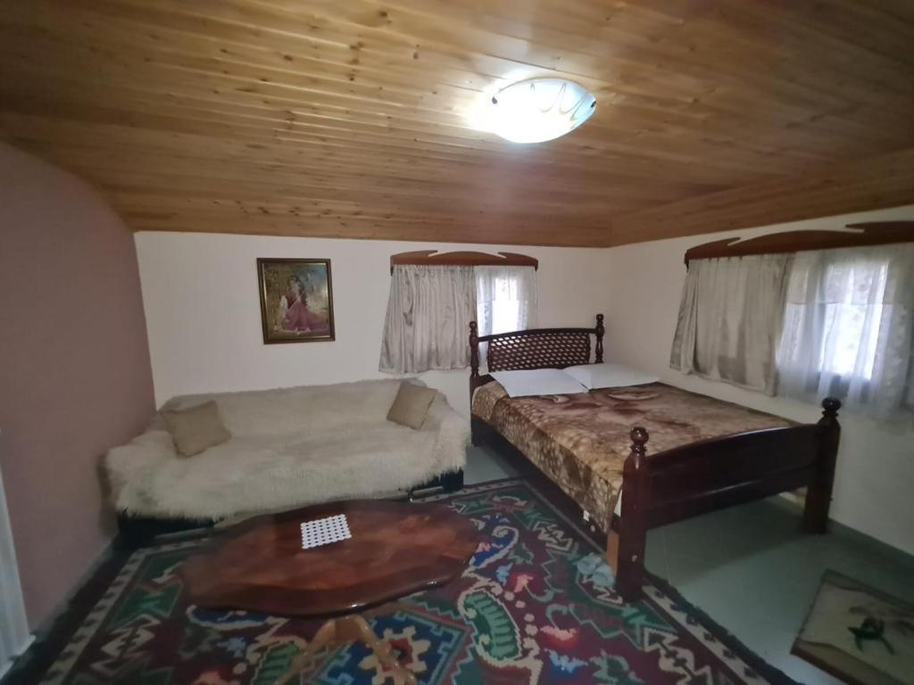 Sofra Kolonjare Agroturizem Hotel Erseke Buitenkant foto